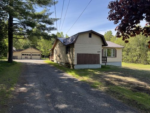 237 Foxcroft Road, Houlton, ME, 04730 | Card Image