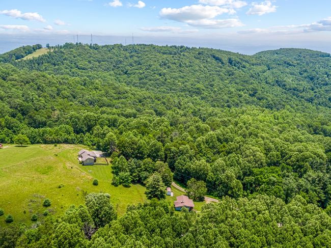 575 Apache Trl, House other with 2 bedrooms, 1 bathrooms and null parking in Fancy Gap VA | Image 35