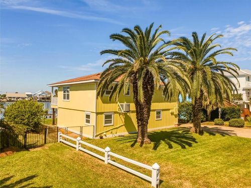 307 Quivira St, Dauphin Island, AL, 36528-4205 | Card Image