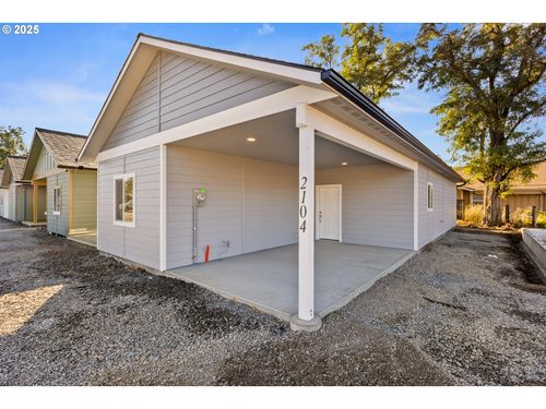 2104 True Ave, La Grande, OR, 97850-2023 | Card Image