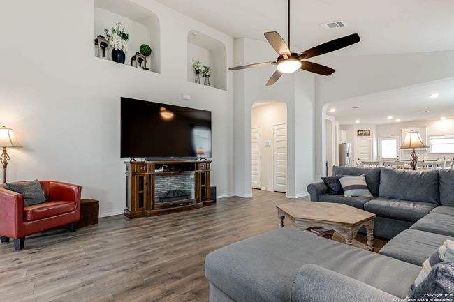 525 Amber Crk, House other with 3 bedrooms, 2 bathrooms and null parking in Cibolo TX | Image 15