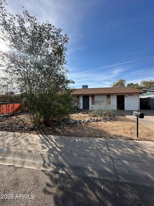 4721 E Saint Catherine Avenue, Phoenix, AZ, 85042 | Card Image