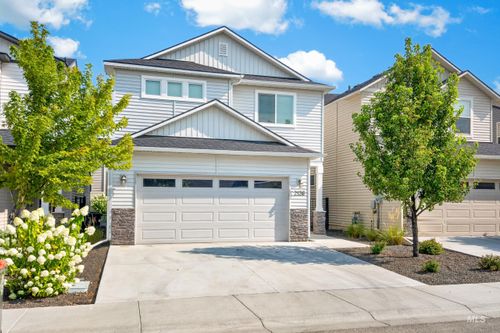 2126 E Sharptail St, Meridian, ID, 83646-7438 | Card Image