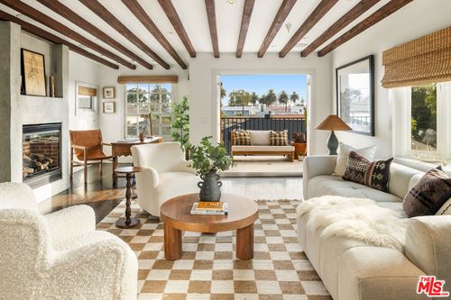 1210 Cabrillo Ave, Venice, CA, 90291-3704 | Card Image