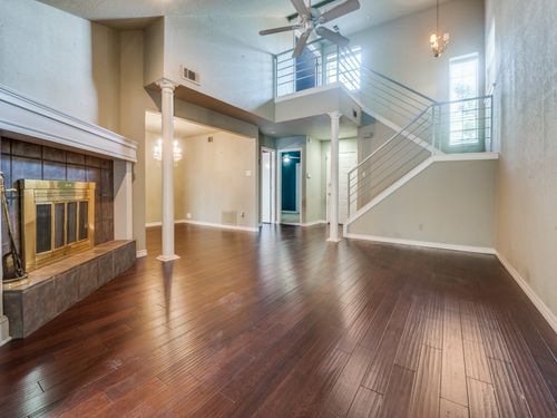 107 Brentwood Ct, Irving, TX, 75061-2954 | Card Image