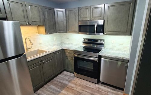 121-3420 Golfview Dr, Eagan, MN, 55123-1258 | Card Image