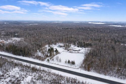 25222 Park Rd, Sutton West, ON, L0E1R0 | Card Image