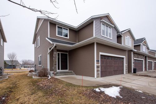212 Tranquility Trl, Mankato, MN, 56001-2345 | Card Image