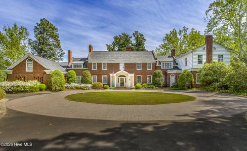 200 Hollycrest Drive, Pinehurst, NC, 28374 | Card Image