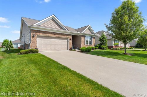 23893 Manistee Ln, Flat Rock, MI, 48134-8302 | Card Image
