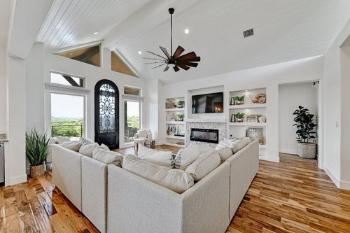 3005 Constitution Sq, Lago Vista, TX, 78645-7224 | Card Image
