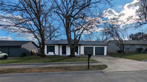 1508 Winderemere Dr, Arlington, TX, 76014-2457 | Card Image