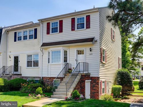 1679 Hart Ct, CROFTON, MD, 21114-1613 | Card Image