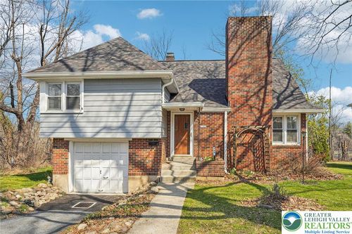 732 Lyons St, BETHLEHEM, PA, 18018-3718 | Card Image