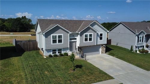 1000 4th St, Oak Grove, MO, 64075 | Card Image