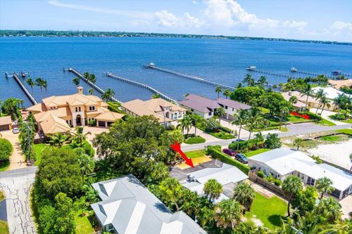 804 Se Riverside Dr, Stuart, FL, 34994-2436 | Card Image