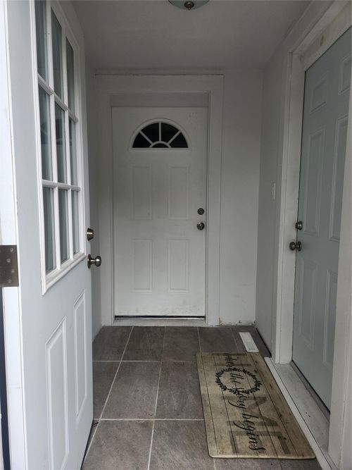10 Forest Ave, Ossining, NY, 10562-3604 | Card Image