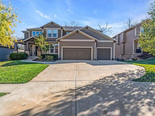 23607 W 52nd Ter, Shawnee, KS, 66226-7803 | Card Image