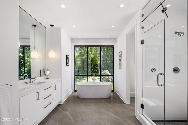 31 Meadow Ln, House other with 6 bedrooms, 9 bathrooms and null parking in Greenwich CT | Image 21