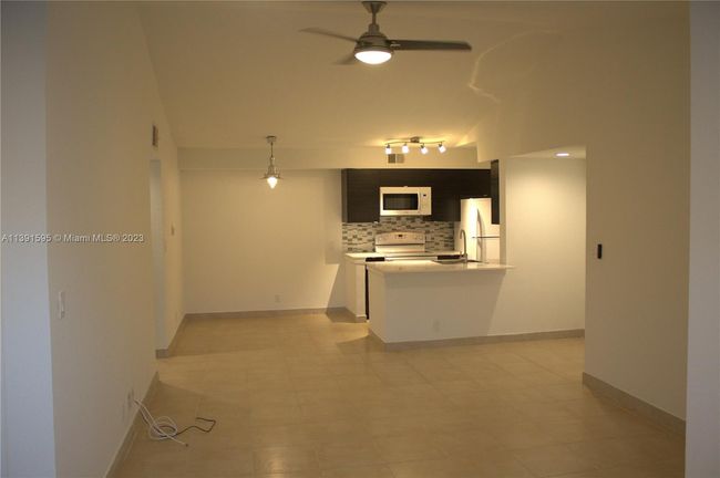 APT-3203 - 2826 S University Dr, Condo with 1 bedrooms, 1 bathrooms and null parking in Davie FL | Image 7