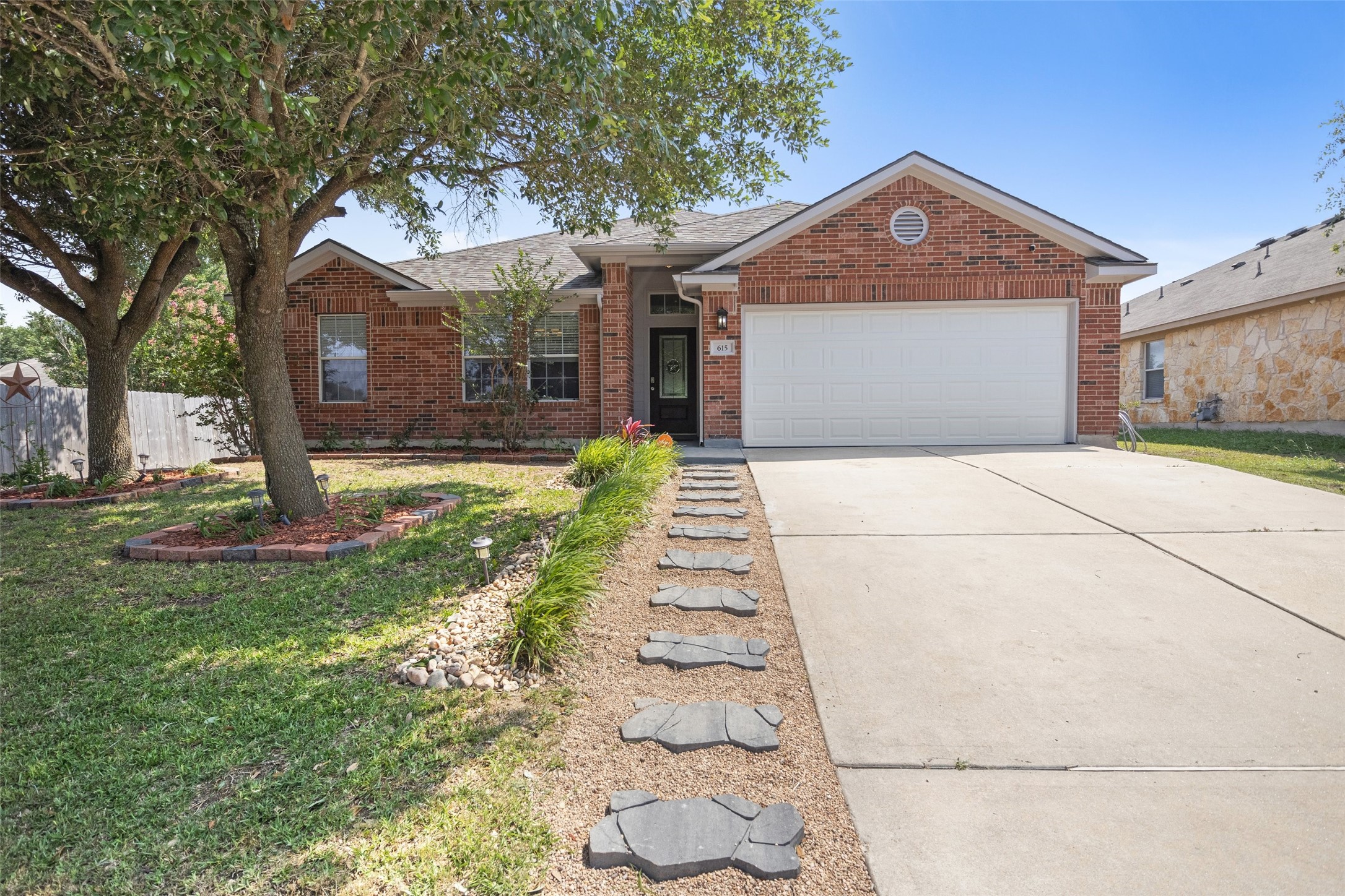 Dark Horse Ln, Buda, TX 78610