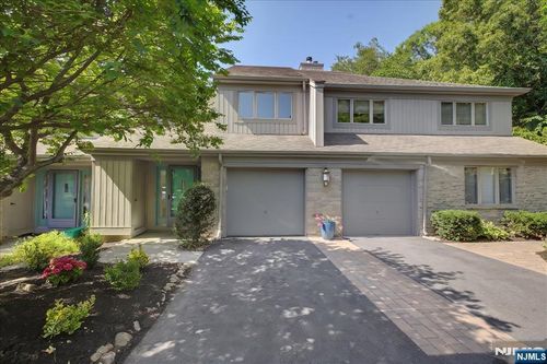 599 Apache Ct, Mahwah, NJ, 07430-3407 | Card Image