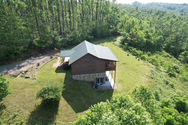 198 F S T Ln, House other with 3 bedrooms, 3 bathrooms and null parking in Fancy Gap VA | Image 4