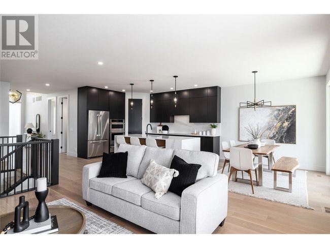 709 Carleton St, House other with 5 bedrooms, 4 bathrooms and 6 parking in Kelowna BC | Image 5