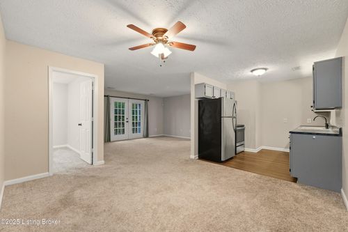 213 Colonial Club Dr, New Albany, IN, 47150-2471 | Card Image