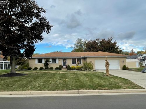 3117 Lawrence Ave, Huron, OH, 44839-2142 | Card Image