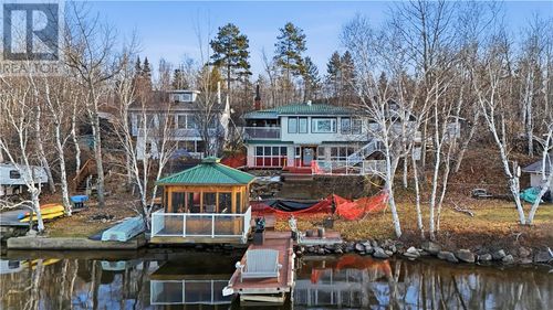 {{alt}} | Card Image