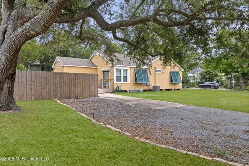 1901 20th Ave, Gulfport, MS, 39501-3039 | Card Image