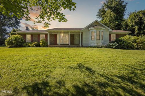 15493 Siesta Ave, Bristol, VA, 24202-3751 | Card Image
