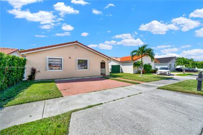 1552 Sw 137th Ct, House other with 4 bedrooms, 2 bathrooms and null parking in Miami FL | Image 3