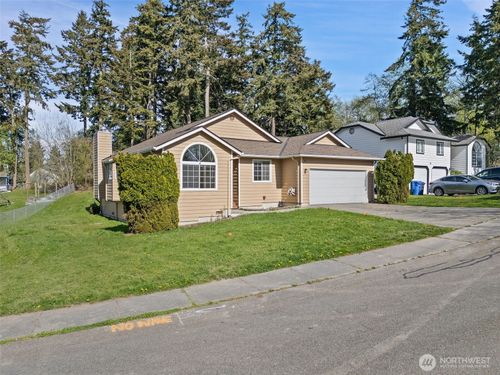 70 Sw Roeder Dr, Oak Harbor, WA, 98277-7208 | Card Image