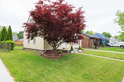 21711 Alger St Street, St Clair Shores, MI, 48080 | Card Image