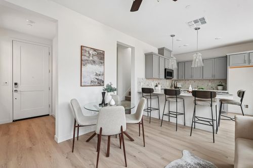 27 Kierland Place, Elk Grove, CA, 95758 | Card Image