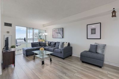 1013 - 135 Hillcrest Ave, Condo with 2 bedrooms, 2 bathrooms and 1 parking in Mississauga ON | Image 2