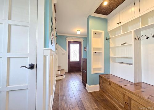 410 Greene Ave, Sayville, NY, 11782-3062 | Card Image