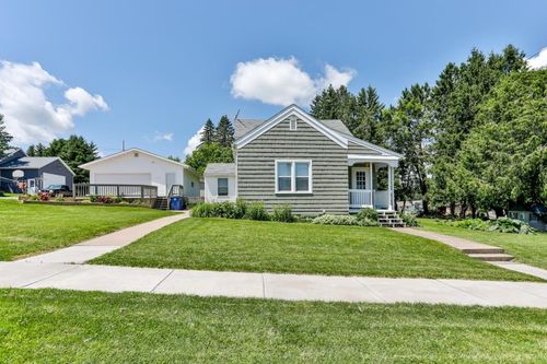 101 Caroline St, Athens, WI, 54411-8493 | Card Image