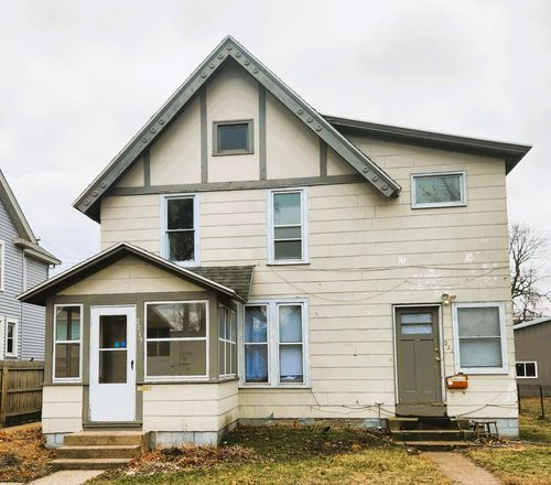 221 E Sanborn St, Winona, MN, 55987-5508 | Card Image