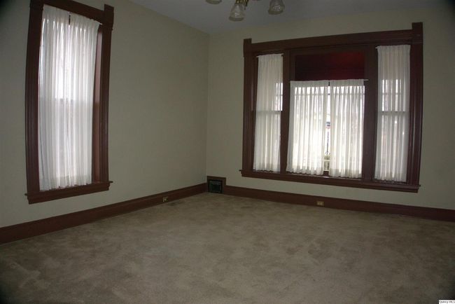 286 Williams St, House other with 4 bedrooms, 2 bathrooms and 1 parking in Barry IL | Image 18