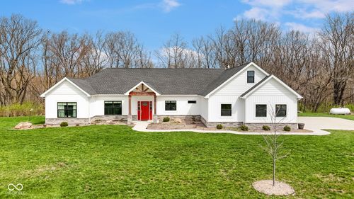 7107 E Andrew Dr, Oxford, IN, 47971-8701 | Card Image