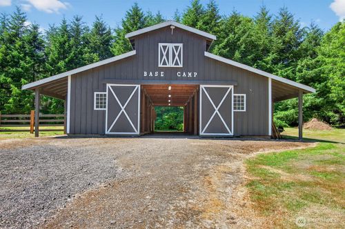 61 Base Camp Rd, Cathlamet, WA, 98612-9686 | Card Image