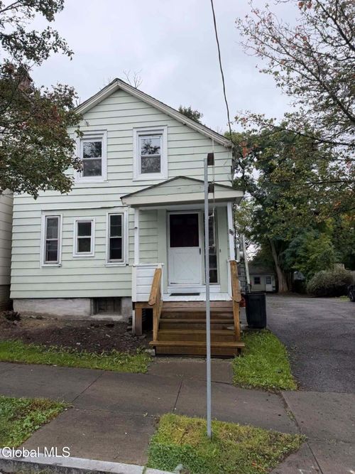 88 3rd Ave, Rensselaer, NY, 12144-2410 | Card Image