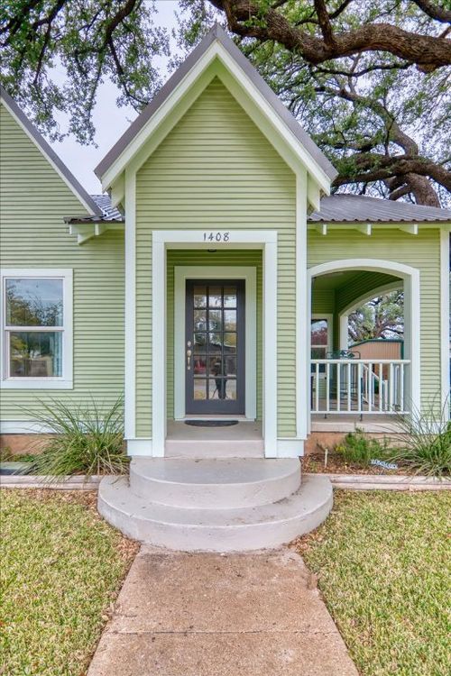 1408 W Dry St, San Saba, TX, 76877-5408 | Card Image