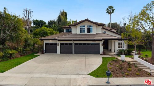 18500 Saint Moritz Dr, Tarzana, CA, 91356-5711 | Card Image