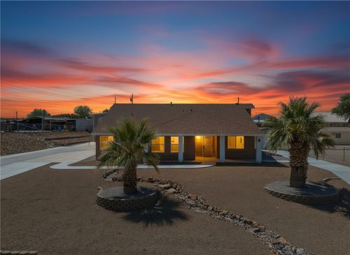 2271 E Flathead Rd, Fort Mohave, AZ, 86426-6838 | Card Image