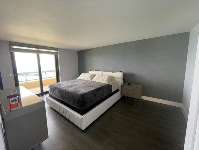 APT-1409 - 2555 Collins Ave, Condo with 2 bedrooms, 2 bathrooms and null parking in Miami Beach FL | Image 26