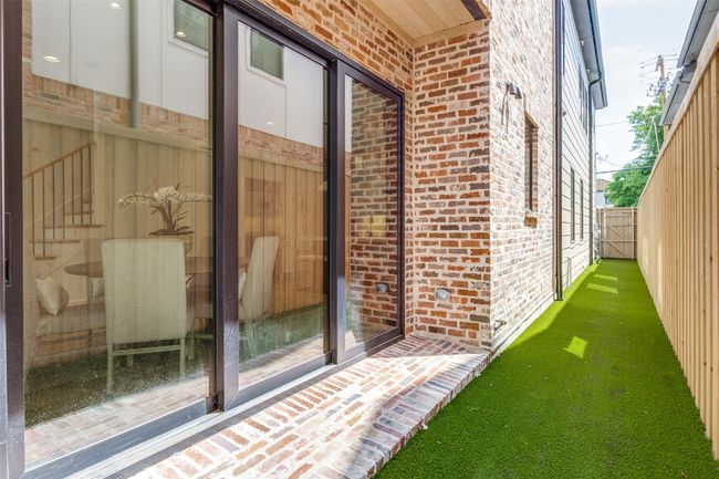 Turfed & gated side yard | Image 30